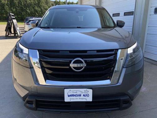 Gun Metallic 2024 Nissan Pathfinder SV