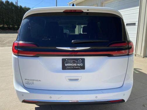 2024 Chrysler Pacifica Touring-L