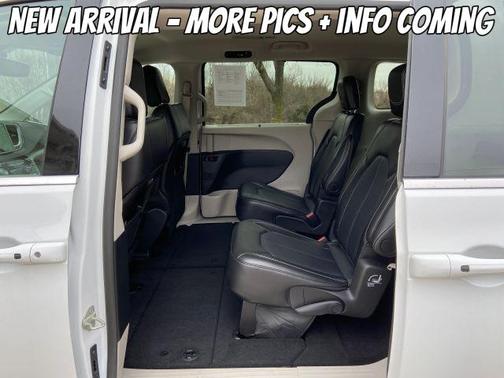 2024 Chrysler Pacifica Touring-L