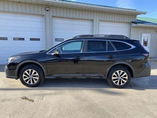 2022 Subaru Outback Premium