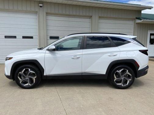 White 2023 Hyundai TUCSON SEL