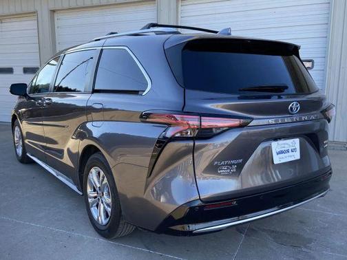 2022 Toyota Sienna Platinum 7 Passenger