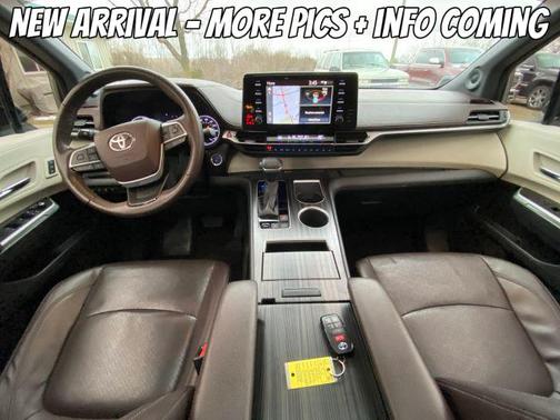 2022 Toyota Sienna Platinum 7 Passenger