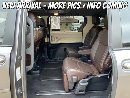 2022 Toyota Sienna Platinum 7 Passenger