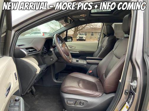 2022 Toyota Sienna Platinum 7 Passenger