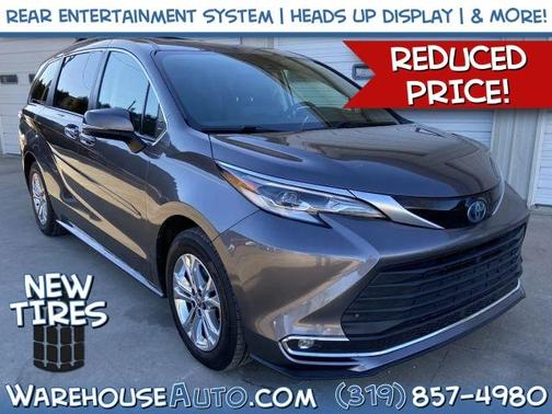 Gray 2022 Toyota Sienna Platinum 7 Passenger