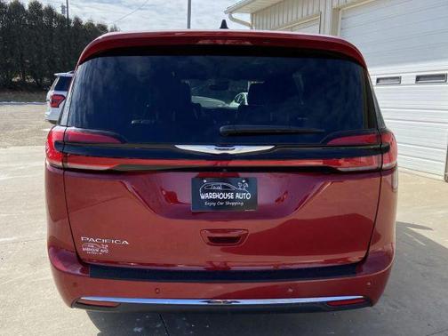 2025 Chrysler Pacifica Select