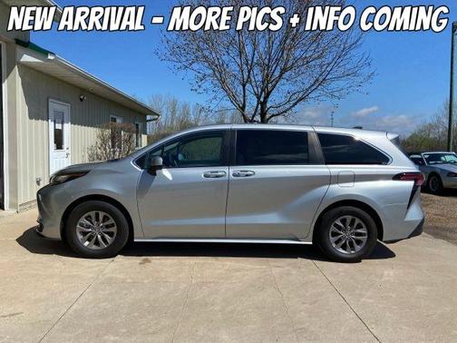 Silver 2022 Toyota Sienna LE