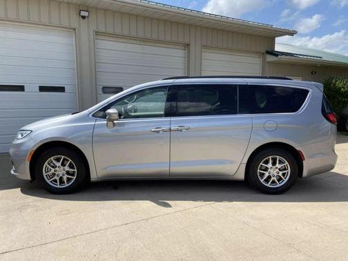 2021 Chrysler Pacifica Touring