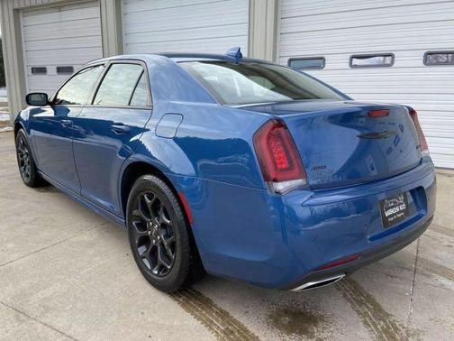 2022 Chrysler 300 Touring L