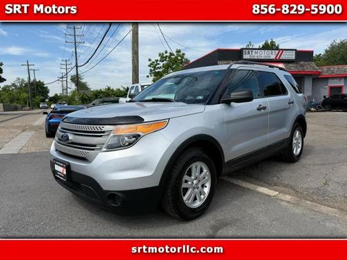 Silver 2013 Ford Explorer Base
