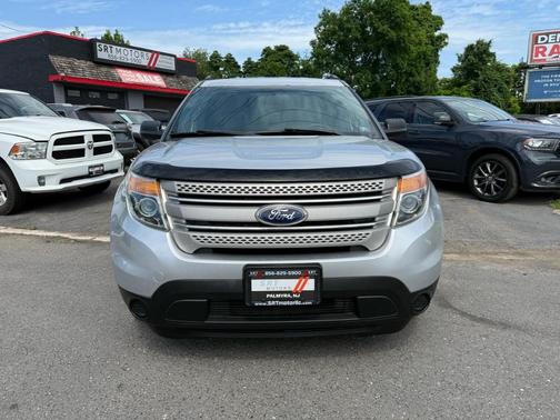 Silver 2013 Ford Explorer Base