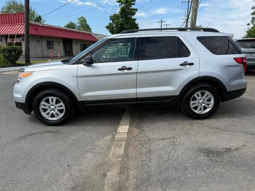 Silver 2013 Ford Explorer Base