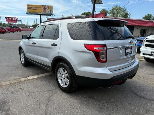 Silver 2013 Ford Explorer Base