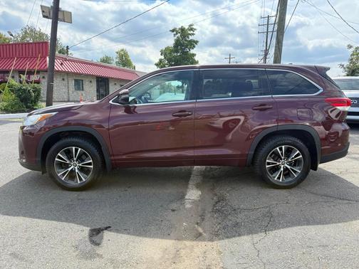 Red 2018 Toyota Highlander LE Plus