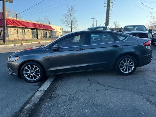 Gray 2017 Ford Fusion SE