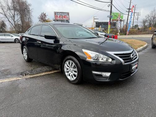 Super Black 2014 Nissan Altima 2.5 S