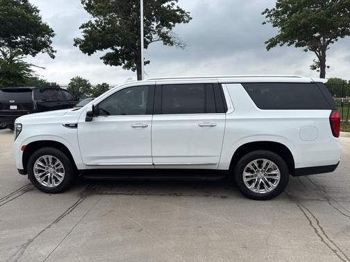 2022 GMC Yukon XL SLT
