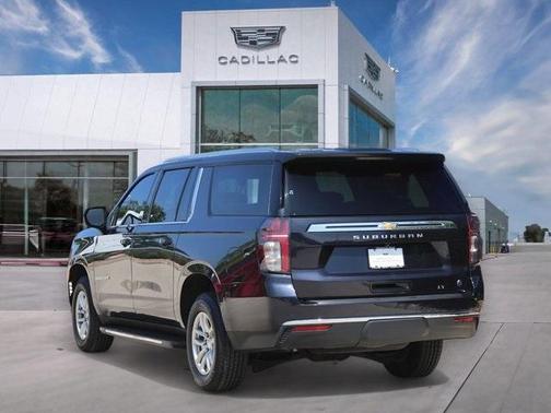 2023 Chevrolet Suburban LT