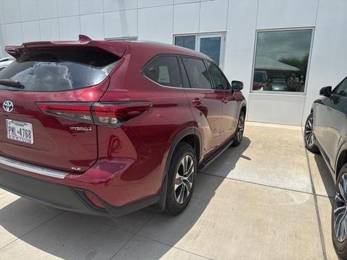 2021 Toyota Highlander Hybrid XLE
