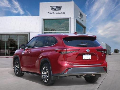 2021 Toyota Highlander Hybrid XLE