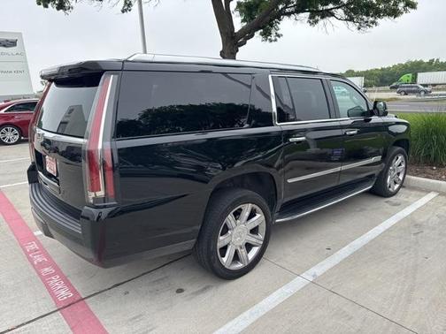 2019 Cadillac Escalade ESV Luxury