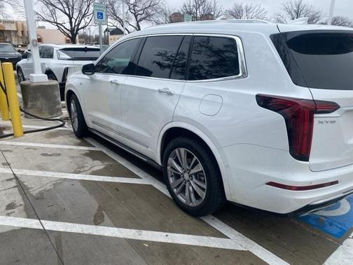 2024 Cadillac XT6 Premium Luxury FWD