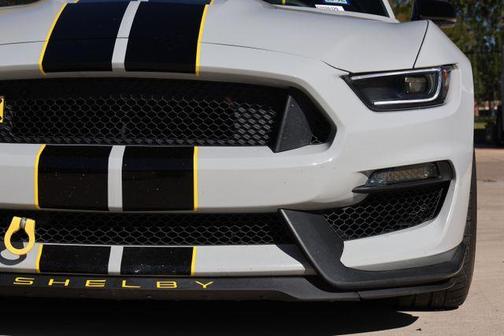 2016 Ford Shelby GT350 Base