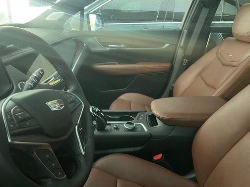2025 Cadillac XT5 Sport