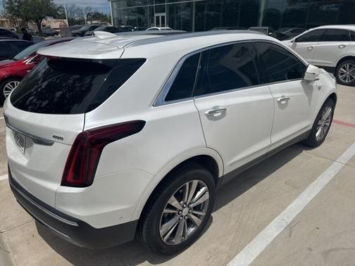 2022 Cadillac XT5 Premium Luxury