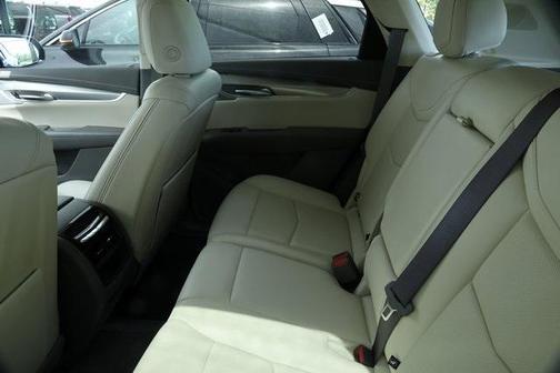 2025 Cadillac XT6 Premium Luxury FWD