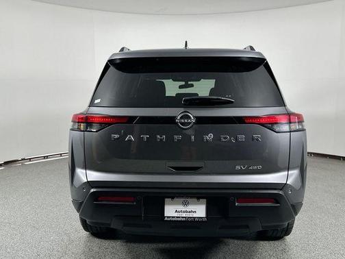 2023 Nissan Pathfinder SV
