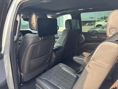 2023 Cadillac Escalade ESV Sport Platinum