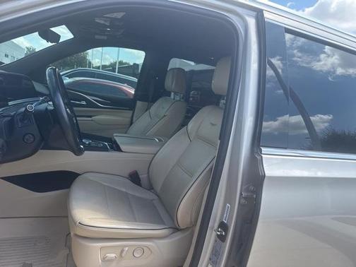 2022 Cadillac Escalade ESV Premium Luxury