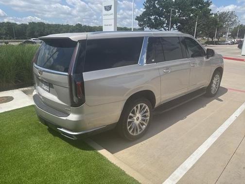 2022 Cadillac Escalade ESV Premium Luxury