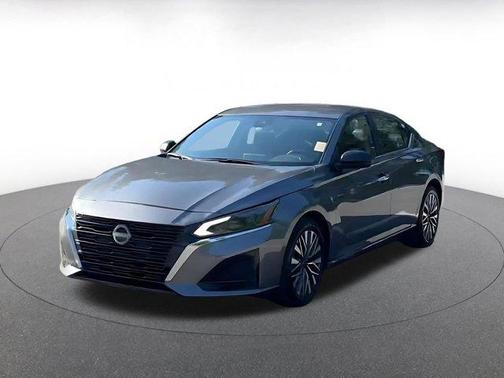 Gun Metallic 2025 Nissan Altima SV
