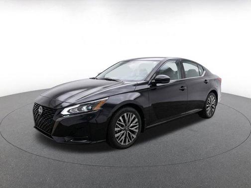 Black 2025 Nissan Altima SV