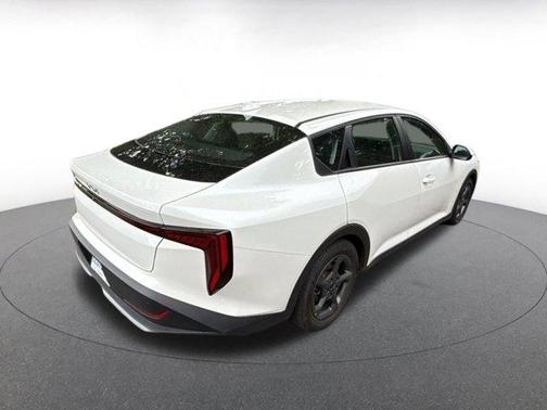 Snow White Pearl 2025 Kia K4