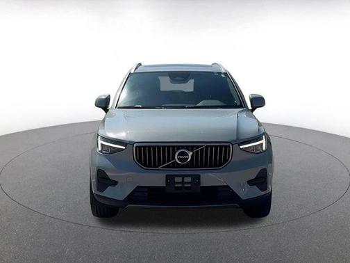 2024 Volvo XC40 CORE