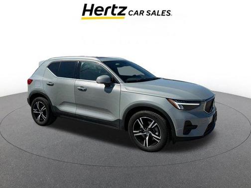 2024 Volvo XC40 CORE