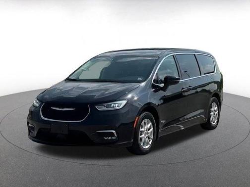 2023 Chrysler Pacifica Touring-L