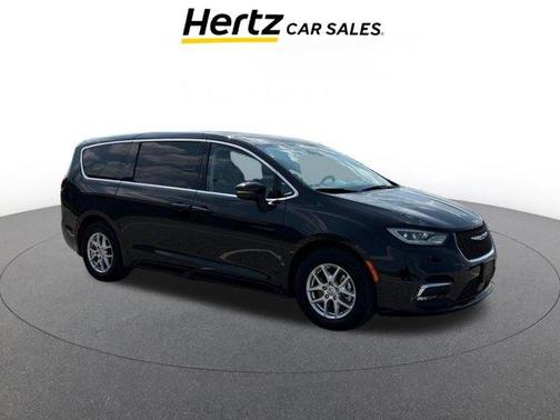 2023 Chrysler Pacifica Touring-L