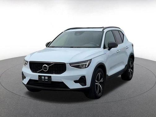 2024 Volvo XC40 CORE