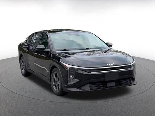 Aurora Black Pearl 2025 Kia K4