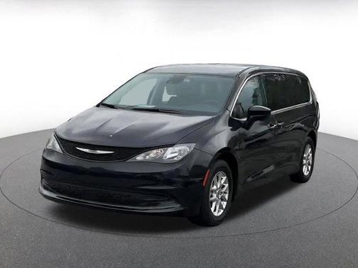 2024 Chrysler Voyager LX