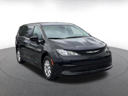 2024 Chrysler Voyager LX