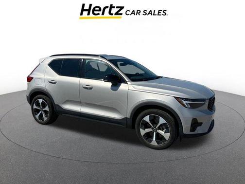 2024 Volvo XC40 CORE