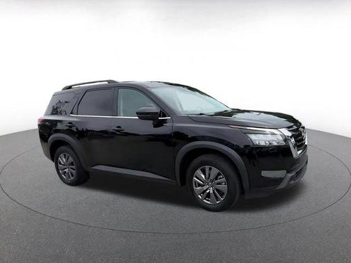 Super Black 2025 Nissan Pathfinder SV