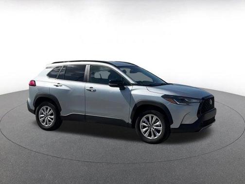 2025 Toyota Corolla Cross LE