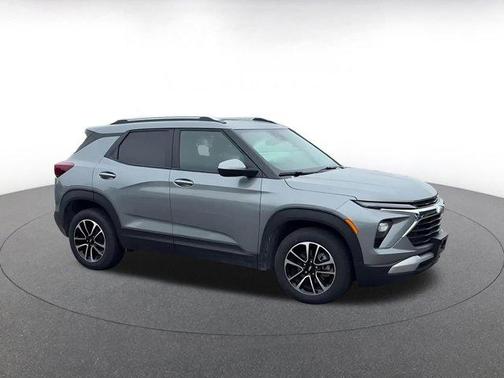 Sterling Gray Metallic 2025 Chevrolet Trailblazer LT